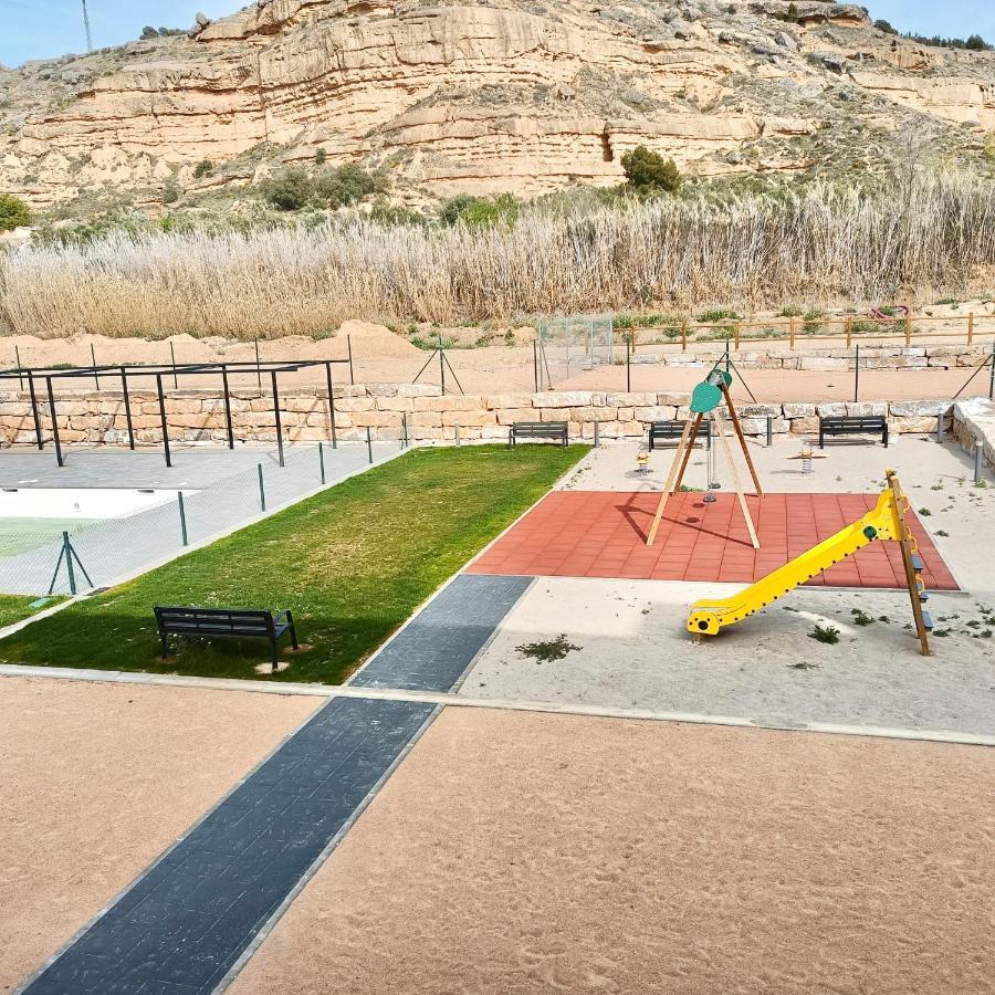 Precioso Piso Monzon Terraza, Parking,Piscina,Zona De Juegos Ngoại thất bức ảnh