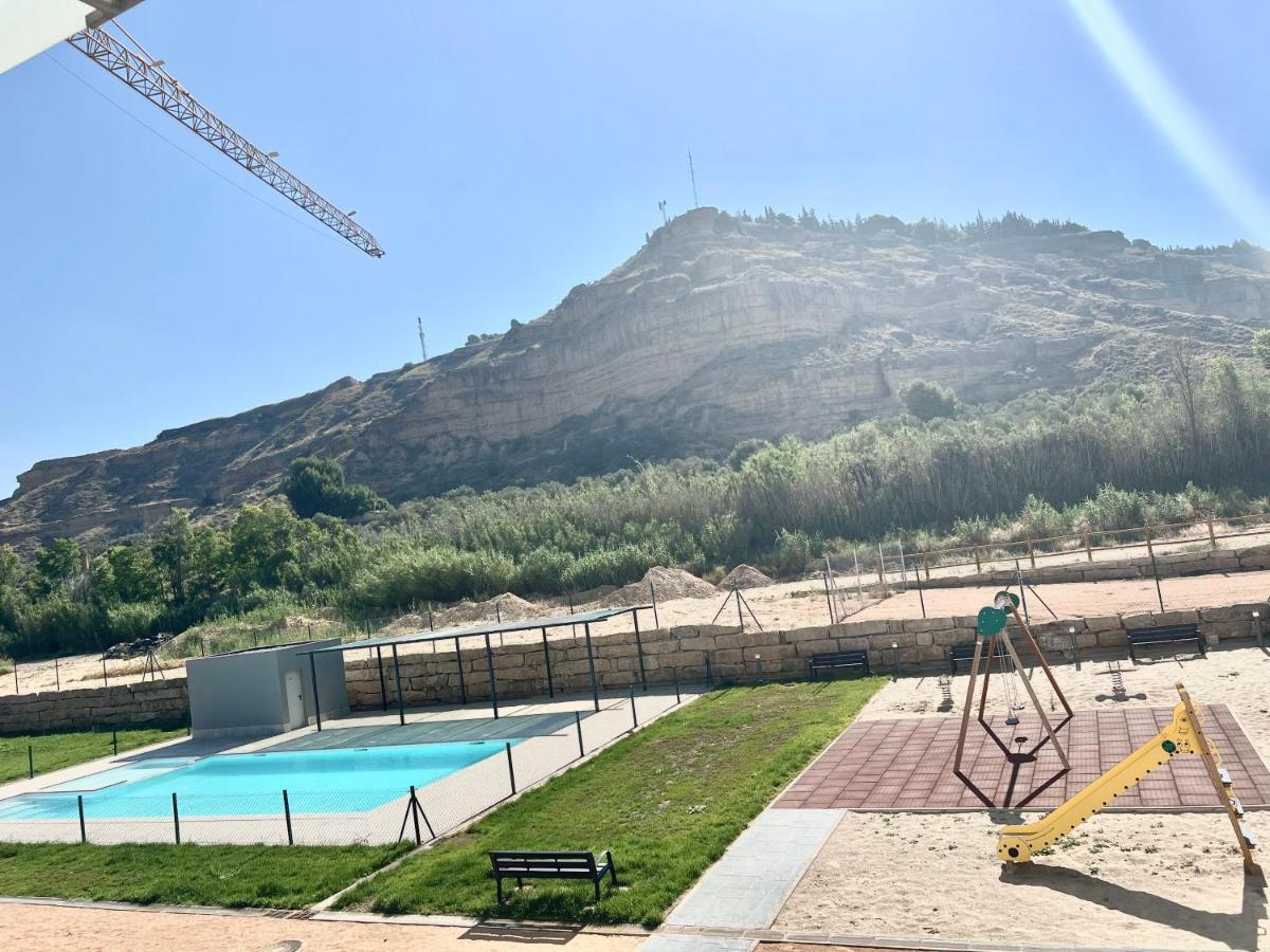 Precioso Piso Monzon Terraza, Parking,Piscina,Zona De Juegos Ngoại thất bức ảnh